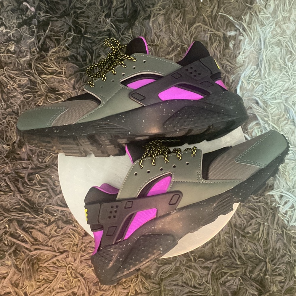 NIKE AIR HUARACHE RUNS SU RIVER BRIGHT CACTUS BLACK GRAY PURPLE SNEAKERS - Picture 9 of 12